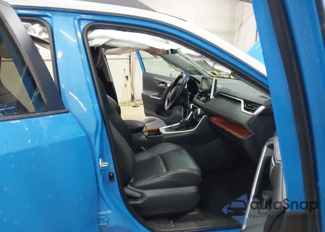 2019 Toyota Rav4 Adventure из США, поврежденный, VIN 2T3J1RFV1KW048016